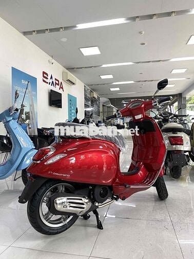 New Vespa Primavera 2025 RED