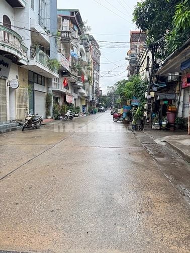 Bán Đất Tặng Nhà 3Tầng-Phân Lô-ÔTÔ Đỗ Cửa-Phố Vĩnh Tuy-42m2-Nhỉnh 8Tỷ