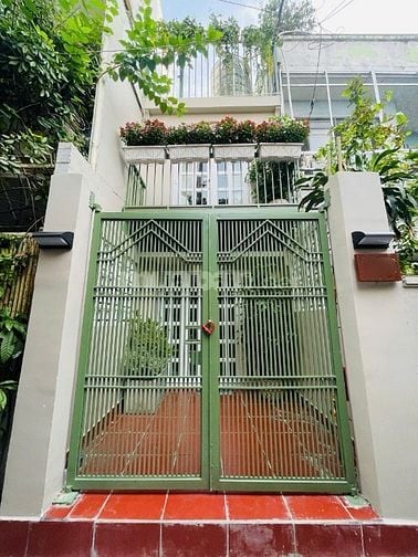 Nhà sát vách Q1,sang trọng, giá tốt nhất trong cùng khu vực