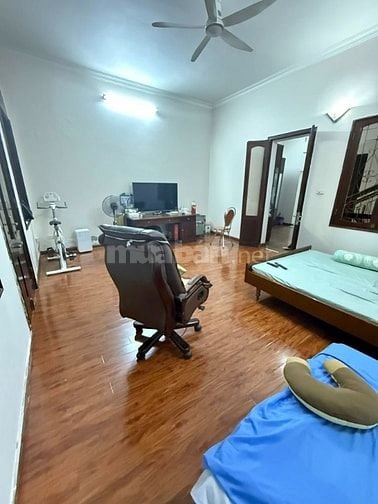 Bán nhà 5 tầng phố Nguyên Hồng, 70m2, có vỉa hè, phân lô, ô tô ra vào