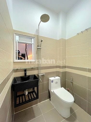 Bán nhà 45,2m2 giá 2 tỷ 050 triệu đường Đoàn Văn Bơ, phường 14, quận 4
