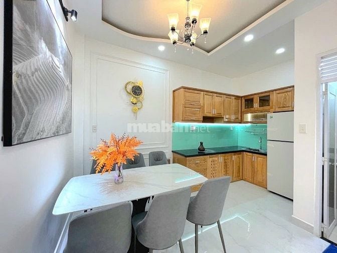 Bán nhà 45,2m2 giá 2 tỷ 050 triệu đường Đoàn Văn Bơ, phường 14, quận 4