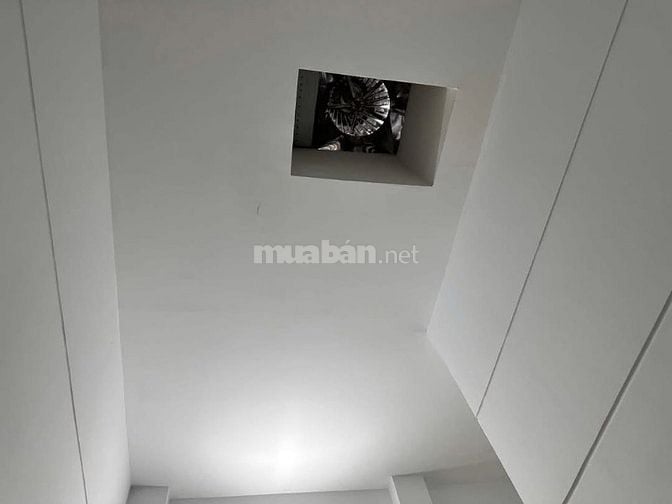 Đi nước ngoài định cư bán gấp nhà ở mặt tiền đường Nguyễn Công Trứ, ph