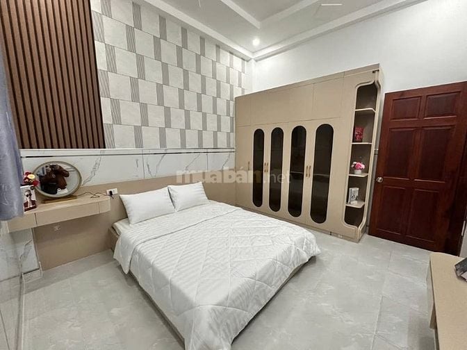 Đi nước ngoài định cư bán gấp nhà ở mặt tiền đường Nguyễn Công Trứ, ph