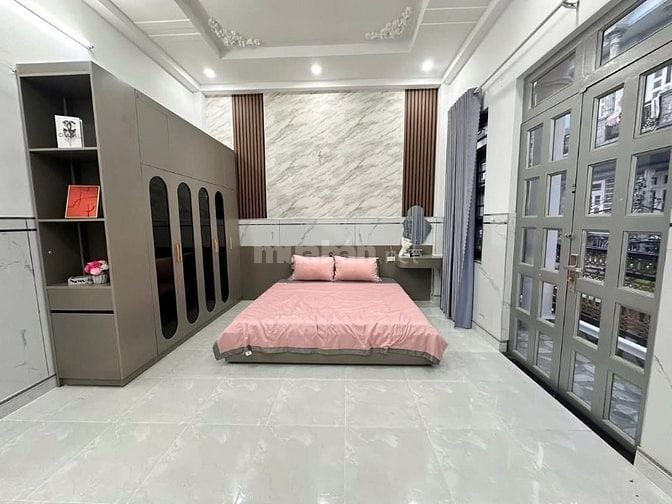 Đi nước ngoài định cư bán gấp nhà ở mặt tiền đường Nguyễn Công Trứ, ph