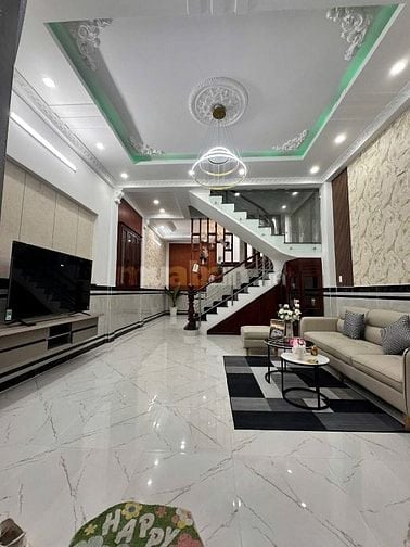 Đi nước ngoài định cư bán gấp nhà ở mặt tiền đường Nguyễn Công Trứ, ph