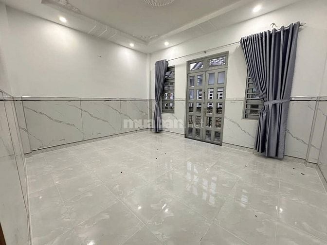 Đi nước ngoài định cư bán gấp nhà ở mặt tiền đường Nguyễn Công Trứ, ph