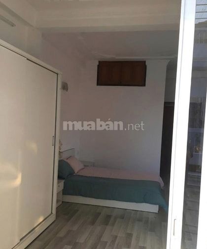 Bán nhà CHDV Cô Giang Q1 hẻm đẹp thông 6 tầng chỉ 9,69 tỷ.