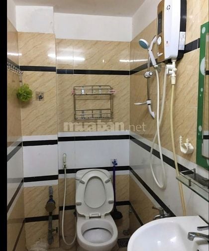 Bán nhà CHDV Cô Giang Q1 hẻm đẹp thông 6 tầng chỉ 9,69 tỷ.