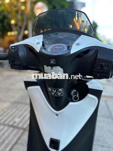 sh 125i sm5005 2011 trắng sporty zin chưa rớt đầu