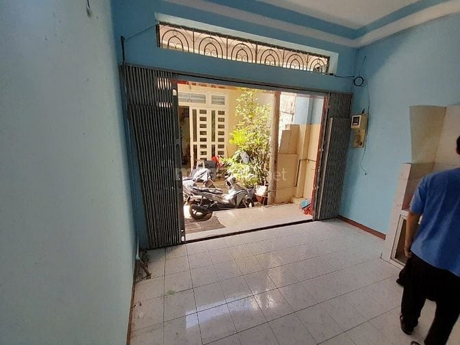 Chính chủ bán nhà đúc thật cách quận 5 2 phút  đi xe máy