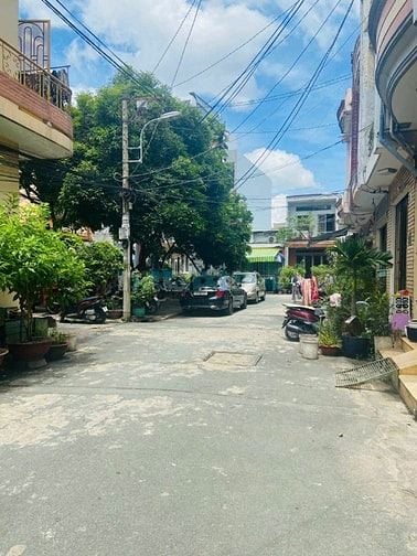 Chính chủ bán nhà đúc thật cách quận 5 2 phút  đi xe máy