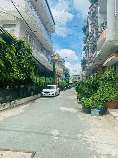 Chính chủ bán nhà đúc thật cách quận 5 2 phút  đi xe máy