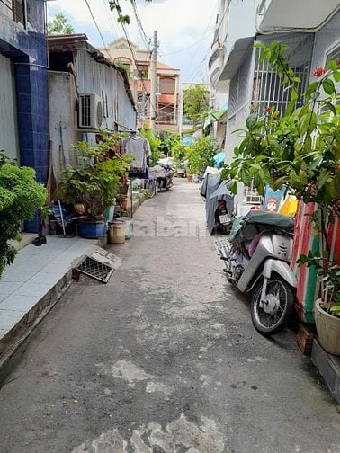 Chính chủ bán nhà đúc thật cách quận 5 2 phút  đi xe máy