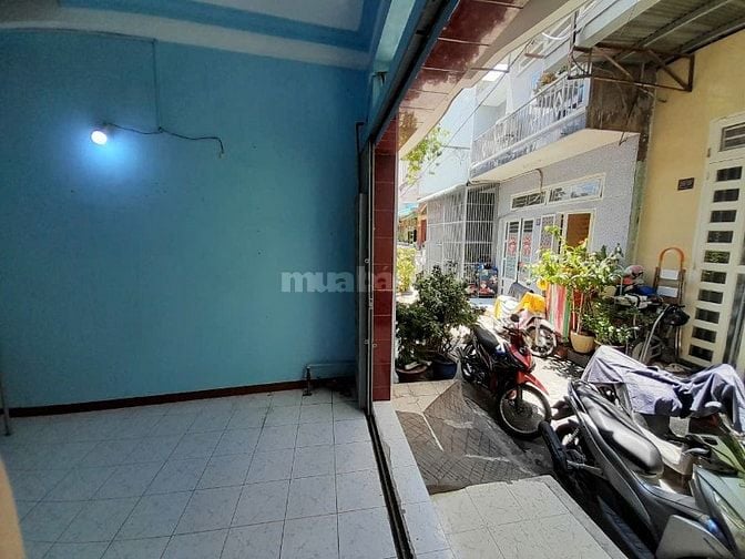 Chính chủ bán nhà đúc thật cách quận 5 2 phút  đi xe máy