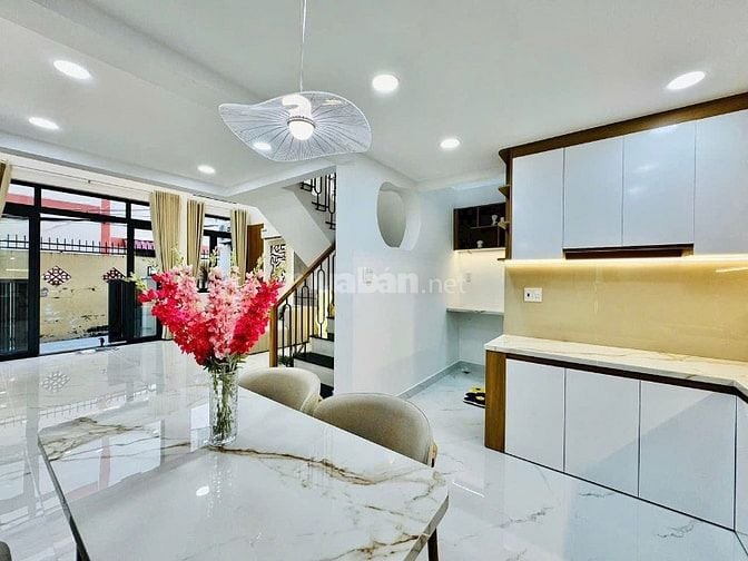 Nhà 2 lầu tuyệt đẹp Cao Cấp hẻm Bùi Quang Là, P12, Q.Gò Vấp.