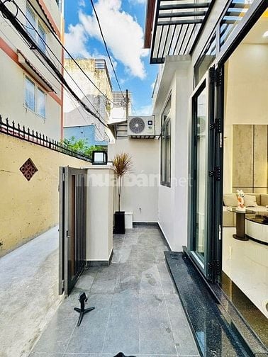 Nhà 2 lầu tuyệt đẹp Cao Cấp hẻm Bùi Quang Là, P12, Q.Gò Vấp.