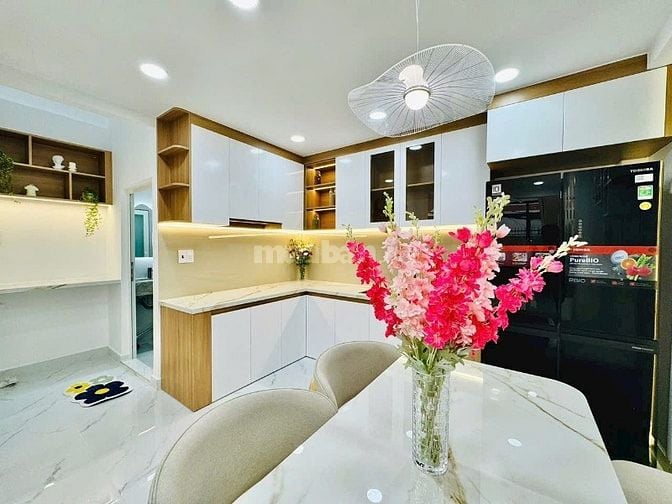 Nhà 2 lầu tuyệt đẹp Cao Cấp hẻm Bùi Quang Là, P12, Q.Gò Vấp.