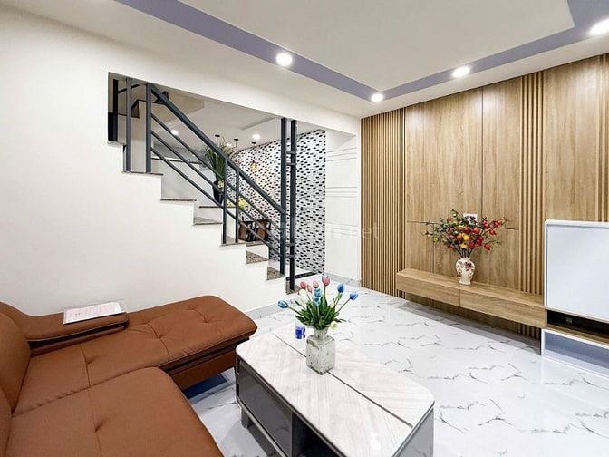 Bán nhà đường Nguyễn Kiệm thuận tiện di chuyển Sân Bay Quốc Tế