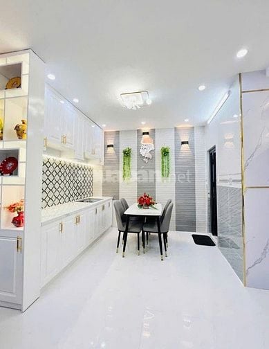 Bán nhà ngay Lê Văn Sỹ, Phú Nhuận. Giá: 2 tỷ 310tr, sổ hồng riêng