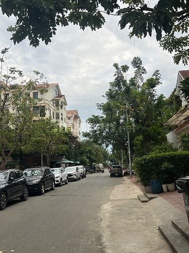 Biệt Thự :192m2 /3TẦNG / DT:8X24 /Chỉ 27tỷ5