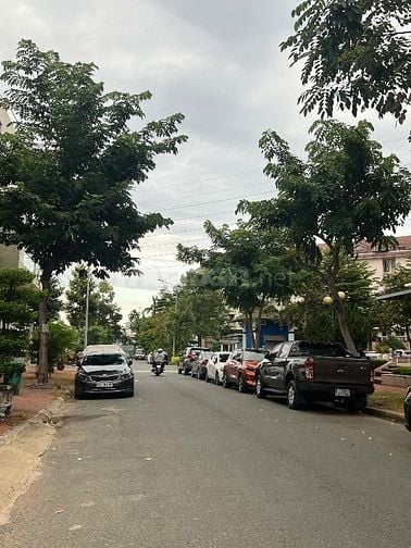 Biệt Thự :192m2 /3TẦNG / DT:8X24 /Chỉ 27tỷ5