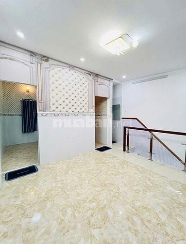 Bán nhà ngay Lê Văn Sỹ, Phú Nhuận. Giá: 2 tỷ 310tr, sổ hồng riêng