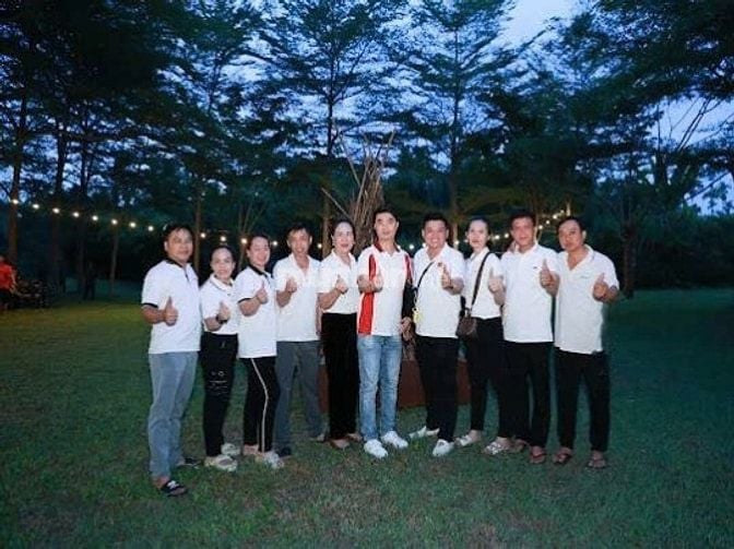 Tuyển công nhân , phụ kho đóng gói dán nhãn tên sữa.