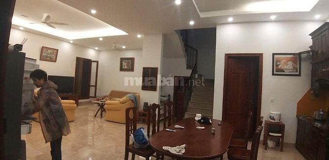 🎉 Cho Thuê Biệt Thự sân vườn 3 Tầng Siêu Đẹp Tại Cự Khối – Long Biên 