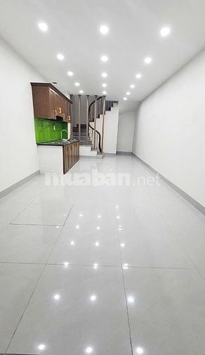Bán nhà 5 tầng + 1 tum. Chính chủ không qua trung gian.