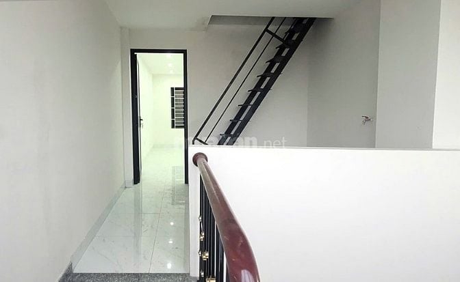 Bán nhà 5 tầng + 1 tum. Chính chủ không qua trung gian.