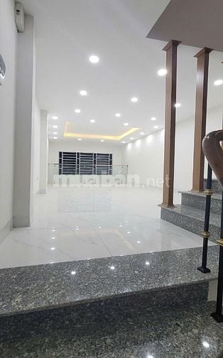Bán nhà 5 tầng + 1 tum. Chính chủ không qua trung gian.