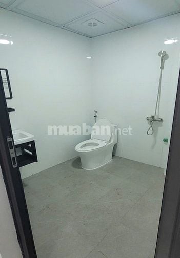 Bán nhà 5 tầng + 1 tum. Chính chủ không qua trung gian.