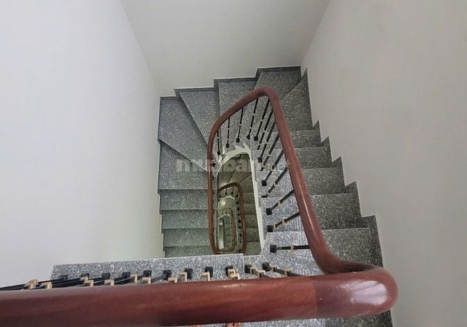 Bán nhà 5 tầng + 1 tum. Chính chủ không qua trung gian.