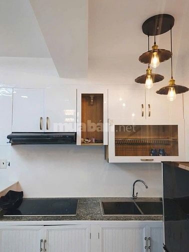 Bán nhà riêng chính chủ đường Ba Vì, Quận 10. Hẻm thông. Gần công viên
