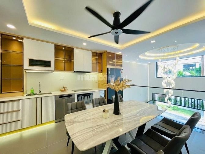 Đi nước ngoài định cư bán gấp nhà ở đường Trần Hưng Đạo, phường Cầu Ôn