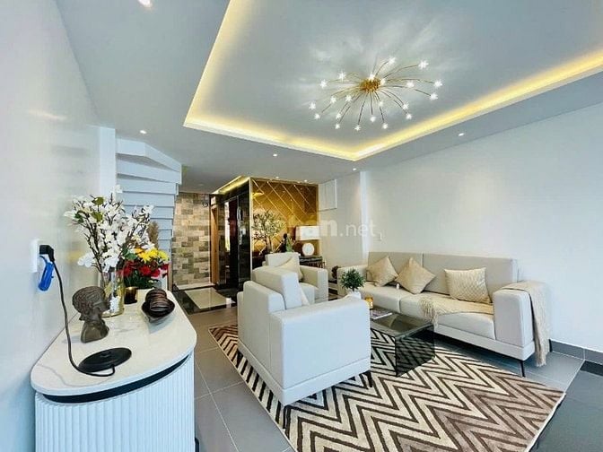 Đi nước ngoài định cư bán gấp nhà ở đường Trần Hưng Đạo, phường Cầu Ôn