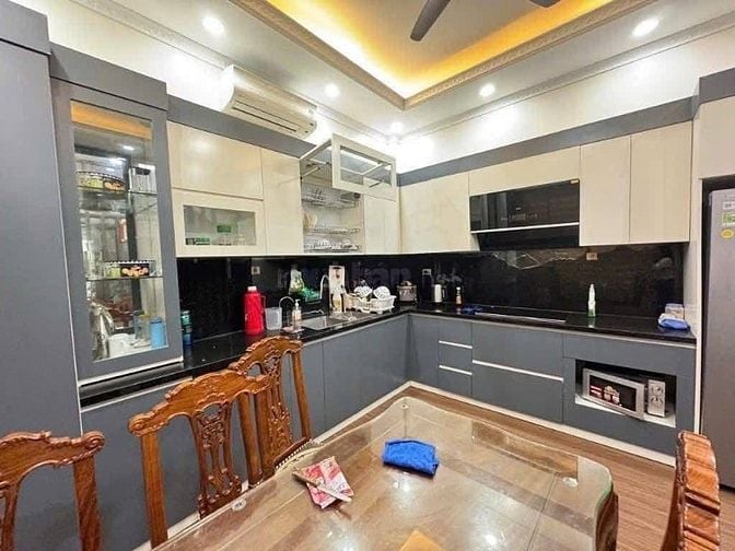 Bán gấp căn Huỳnh Văn Bánh,p13,q.Phú Nhuận giá 3tỷ265tr hẻm xe hơi