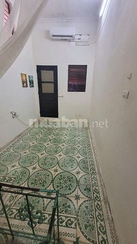 Cho thuê nhà gần chợ Ngọc Hà, 4 tầng, sử dụng 48m2, 2 phòng ngủ