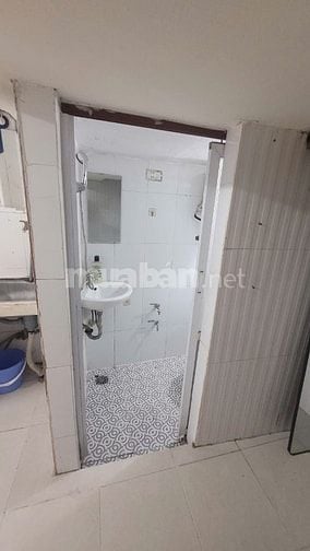 Cho thuê nhà gần chợ Ngọc Hà, 4 tầng, sử dụng 48m2, 2 phòng ngủ