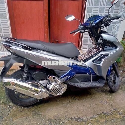 Xe còn mới, chạy êm , tốt