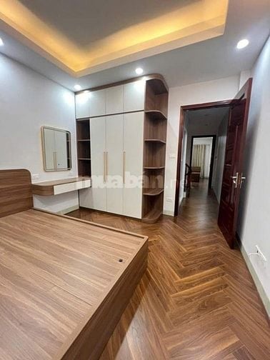 Cần bán gấp căn Trần Phú, p4, quận 5 giá 4tỷ350tr đi lại thoải mái