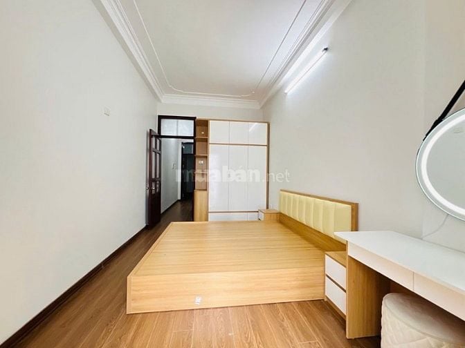 NHÀ DÂN XÂY NGỌC THỤY - PHÂN LÔ QUÂN ĐỘI - GARA OTO - CHỈ 8.2TỶ