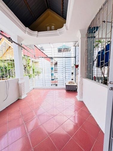NHÀ DÂN XÂY NGỌC THỤY - PHÂN LÔ QUÂN ĐỘI - GARA OTO - CHỈ 8.2TỶ