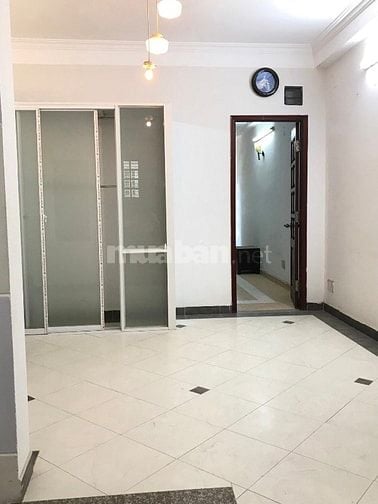 Sang hợp đồng căn hộ dịch vụ ngay cao lỗ Q8