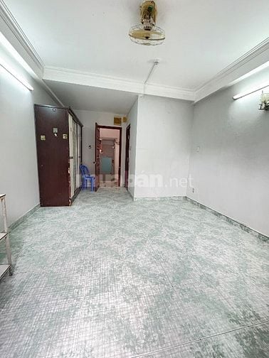 Sang hợp đồng căn hộ dịch vụ ngay cao lỗ Q8