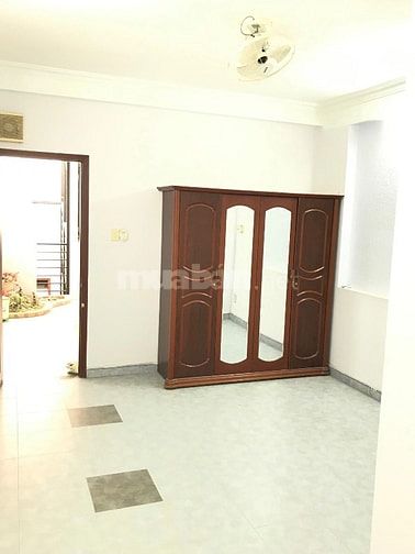 Sang hợp đồng căn hộ dịch vụ ngay cao lỗ Q8