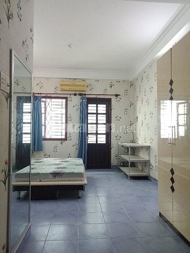 Sang hợp đồng căn hộ dịch vụ ngay cao lỗ Q8