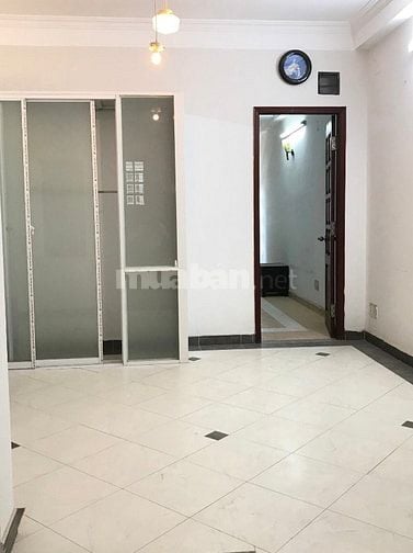 Sang hợp đồng căn hộ dịch vụ ngay cao lỗ Q8