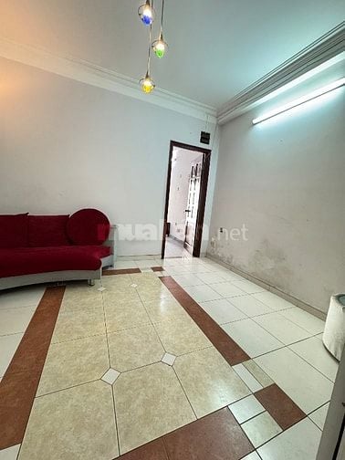 Sang hợp đồng căn hộ dịch vụ ngay cao lỗ Q8